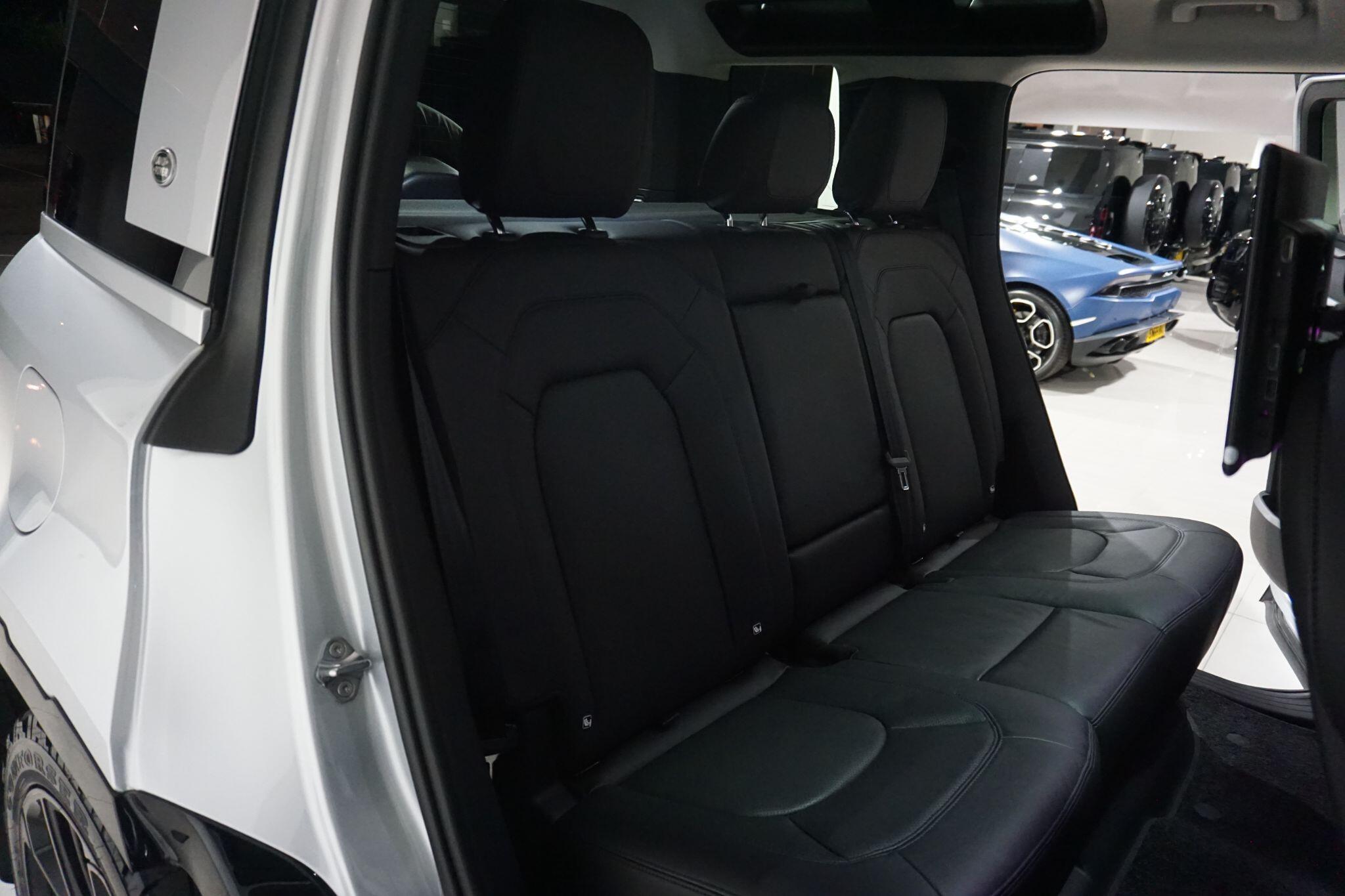 Land Rover Defender 110 2.0 P400e 15.4kWh XS Edition SUV 5dr Petrol Plug-in Hybrid Auto 4WD Euro 6 (s/s) (404 ps)